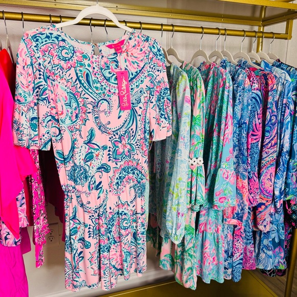 NO FOR SALE Lilly Pulitzer collection there are all NO FOR SALE - Picture 5 of 15